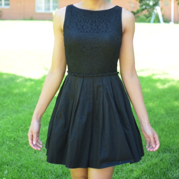 Black Evening/coctail Dress - Picture 2 of 8